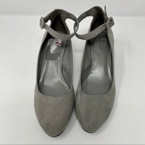 NWOT grey pumps with square reptile print heels.